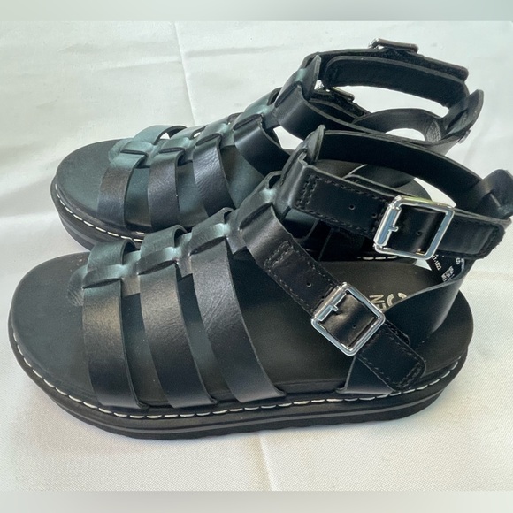 MADDEN NYC black Strappy wedged sandal. Velcro closures. Girls size 1. - Picture 1 of 4